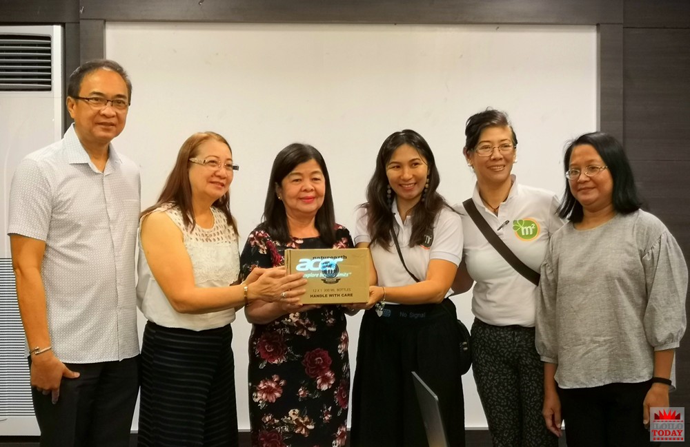 Nature Earth Corp donates 10 boxes of M2 Malunggay Tea drink to Iloilo City Health Office and City Nutrition Center. 