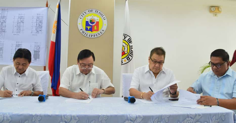 Vice Mayor Jeffrey Ganzon, Mayor Jerry Trenas, Carlos Legara of Heva Development and Management Corporation, and Councilor Alan Zaldivar during the usufruct arrangement signing.