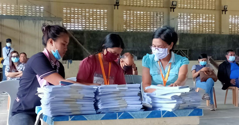 Social Amelioration Card (SAC) form distribution in Pilar, Capiz.