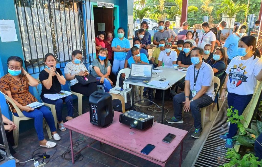 Gabby Mejia visited the affected communities in Mansaya, Bo. Obrero, and Loboc in Lapuz district.