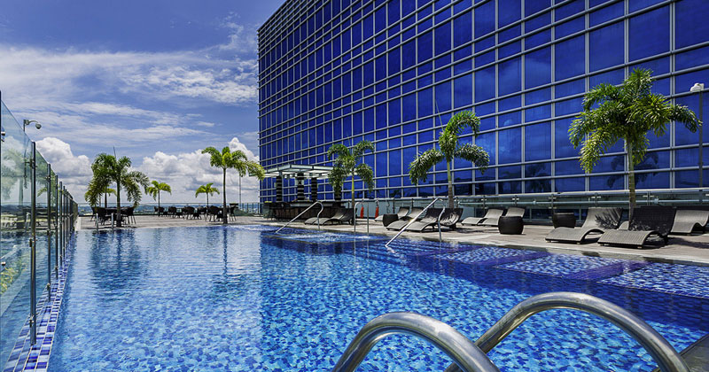 Richmonde Hotel Iloilo swimming pool