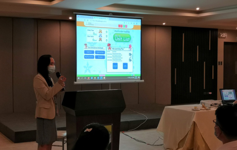 Ms. Nur-Hannah Saad-Mirrar, Project Head and General Manager of Miraipartners Learning Center shows how Surala Ninja e-learning platform works.