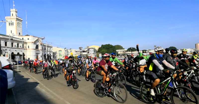 Bikers toured around the city passing through the historic edifices such as the Customs House.