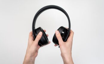 Shopping tips buying headphones