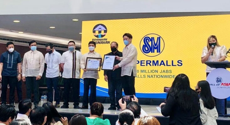 SM Supermalls awarded for vaccination campaign.