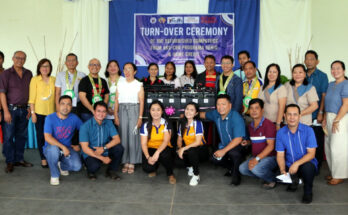Home Credit Philippines donates computers to Capiz high schools