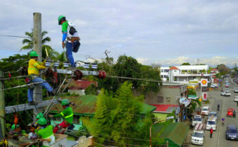 MORE Power linemen work safely.