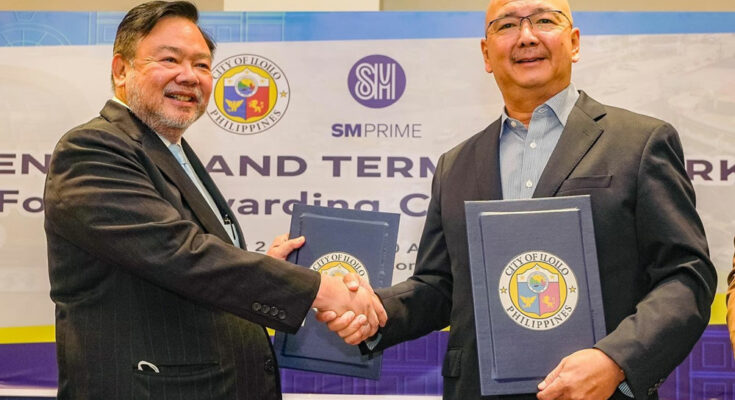 Mayor Jerry Trenas and SM Prime Holdings Inc. president Jeffrey Lim
