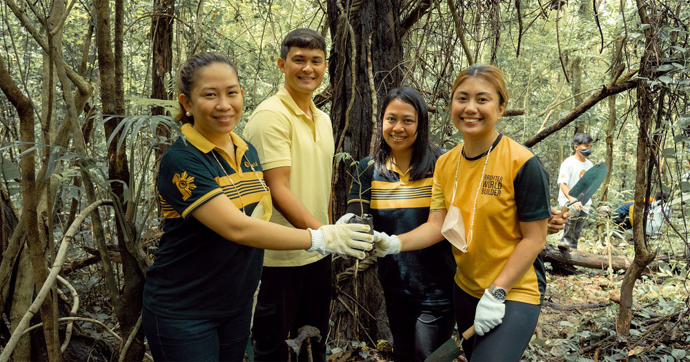 Matteo Guidicelli leads tree planting with Sun Life in La Mesa Nature Reserve.