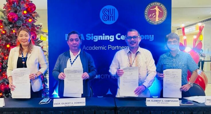 SM City Iloilo and UPV signs contract for partnership.