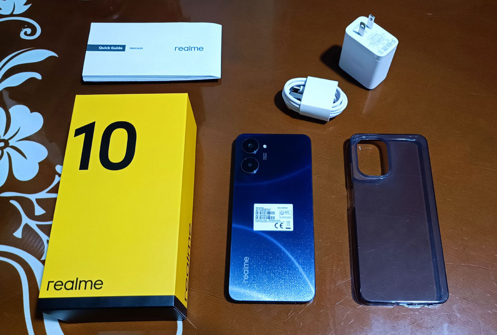 Inside the box of realme 10