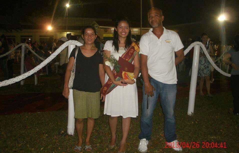 Shayne with her parents during her graduation in BS Management at the University of the Philippines Visayas (UPV), with the assistance of SM Foundation Inc. (SMFI)