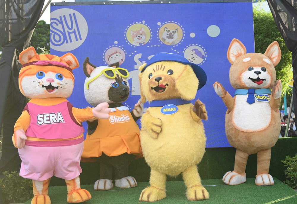 The Super Pets Club mascots, Sera, Shasha, Maki and Matty entertain the guests with their Ting Ting Tang Tang Tiktok dance performance.