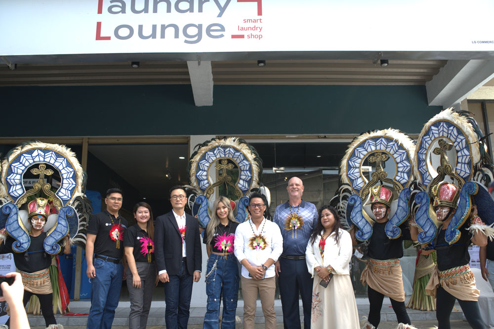 L-R: Mr. Dominic Mag-isa, LG PH Product Manager for Commercial Laundry; Ms. Marylouie Gatuz, Product Marketing Manager for Commercial Laundry; Ms. Myrtle Sarrosa, LG Ambassador; Mr. Jun Lee, LG PH Product Director for Commercial Laundry; Mr. Arles A. Uy, Jr, CEO and President of Express Clean Consultancy/AAU Corporation; Mr. Philip David Lee, BigWash Director; Ms. Mylene Manzano, President, BigWash 