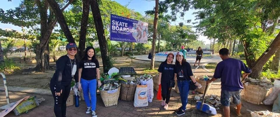 Earth Day cleanup at Esplanades