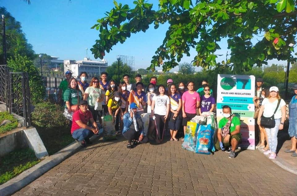 Earth Day cleanup at Esplanades