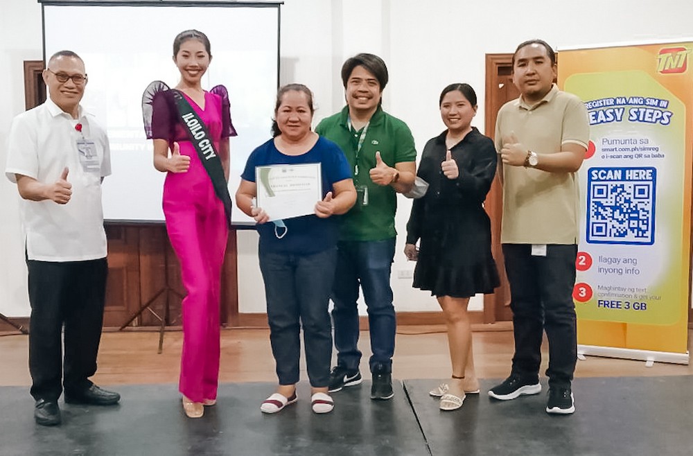 PLDT and Smart’s recent support for Iloilo City Agriculture Office’s urban gardening contest. Iloilo CAO was also one of our beneficiaries of PlantSmart kits last year.