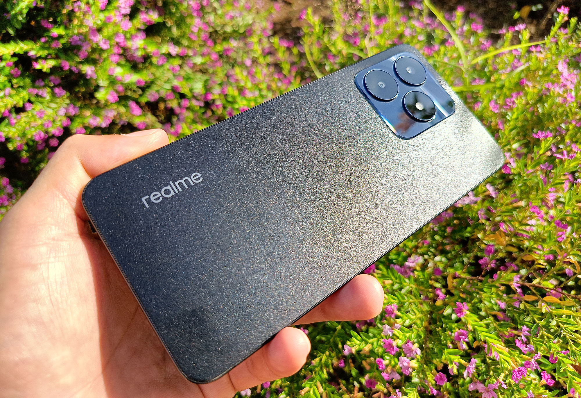 realme C53 in Mighty Black