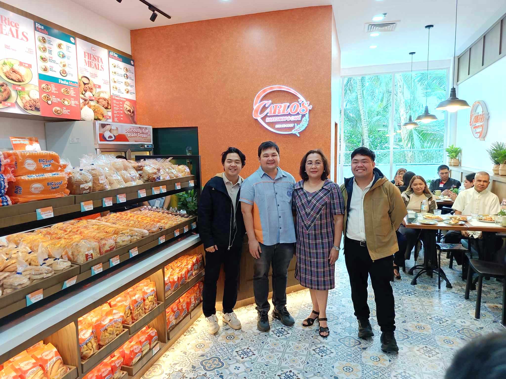 Carlo's Bakeshop family at revamped SM Hypermarket branch: (L to R) Sirs Gerry, Carlo, Ma'am Rosalie, and Sir Paolo.