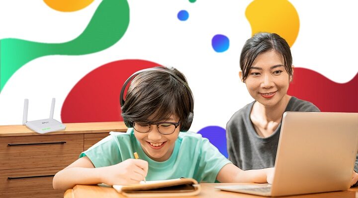 Parent teaching kid with tech and AI