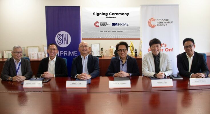 (From left to right) SM Prime Energy Consultant Jaime Patinio, SM Prime Chief Finance Officer John Nai Peng Ong, SM Prime President Jeffrey Lim, CREC Chairman Edgar Saavedra, CREC President & CEO Oliver Tan, CREC Sr. Manager Sales & Energy Trading Jerard Garcia