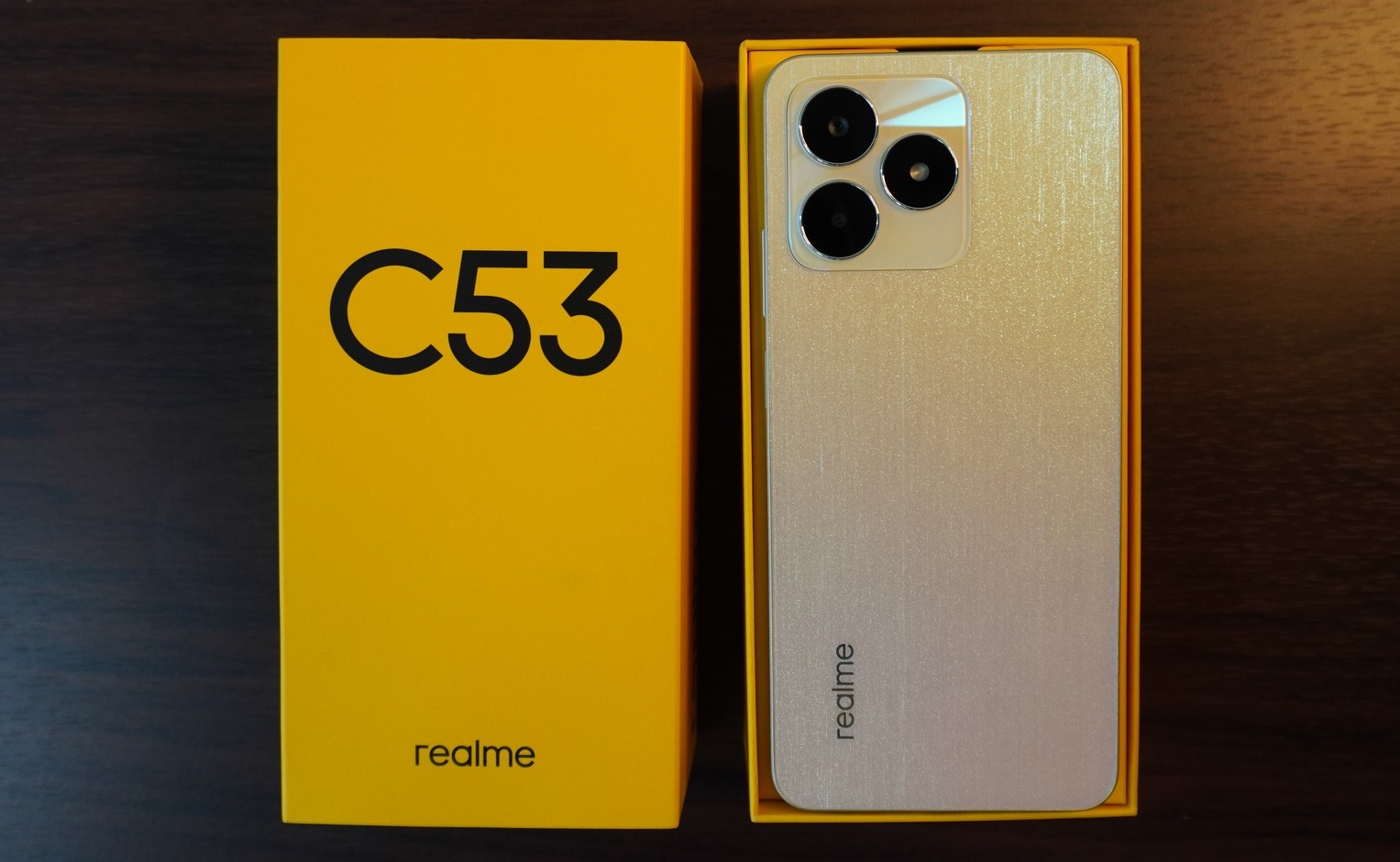 realme C53 in Champion Gold