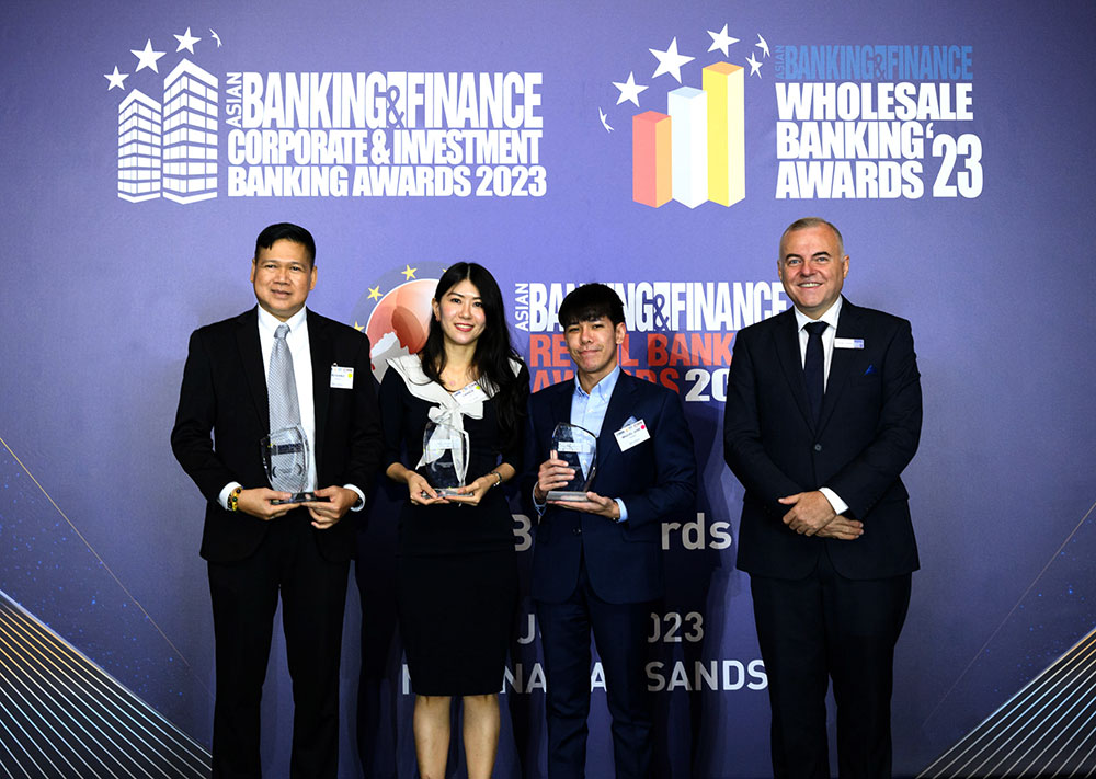In Photo (From Left to Right): Sonny Marpuri, First Vice President of BDO Singapore branch, Candice Lee, Manager of Institutional Banking of BDO Singapore and Miguel Jose Florescio, AVP of Treasury of BDO Singapore branch received from Tim Charlton, Editor-in-Chief and Publisher of Asian Banking & Finance BDO Capital’s Corporate & Investment Bank of the Year, Mergers and Acquisitions Deal of the Year and Project Infrastructure Finance Deal of the Year awards at the Asian Banking & Finance Corporate & Investment Banking Awards 2023 in Singapore. 