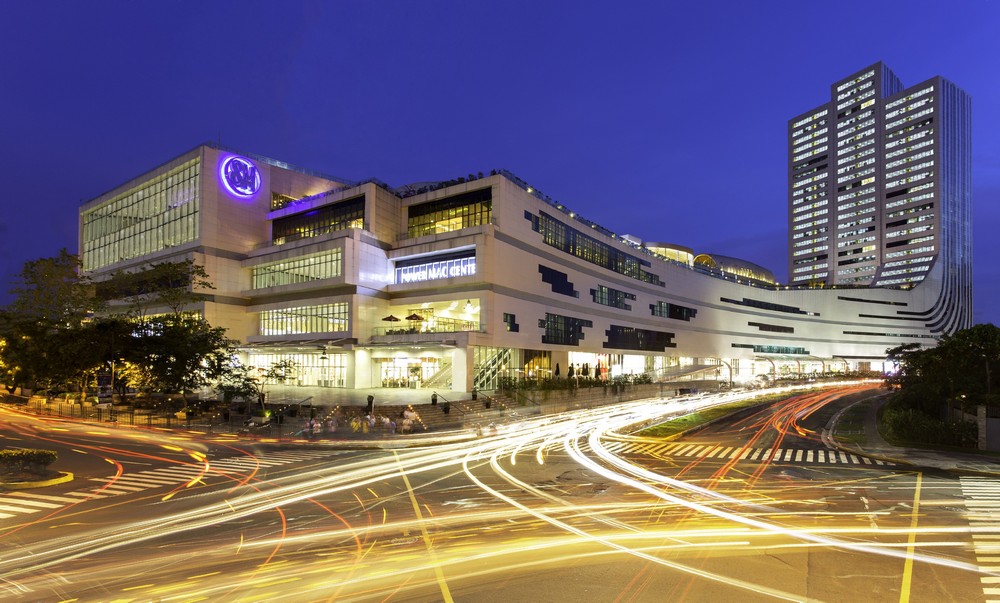 (Photo caption) Attuned to the energy of its city, the SM Aura Premier is now an iconic feature in Bonifacio Global City for its cosmopolitan luxury. Appropriately named from the chemical symbols of the gold element (AU) and radium (RA), this SM Supermall received a Gold LEED Certification.