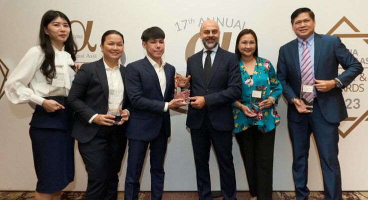 In Photo: Siddiq Bazarwala, CEO of Alpha Southeast Asia (center) handed the awards to BDO Singapore officers, including the Best Bank in the Philippines at the 17th Best Financial Institution Awards 2023 in Singapore. Present at the awarding were (From L-R): Candice Lee, Manager of Institutional Banking, Maria Lennie Vergara, Senior Compliance Officer, Miguel Jose Florescio, AVP of Treasury, Krishna Lucila, Retail Branch Head and Sonny Marpuri, First Vice President, BDO Singapore branch.