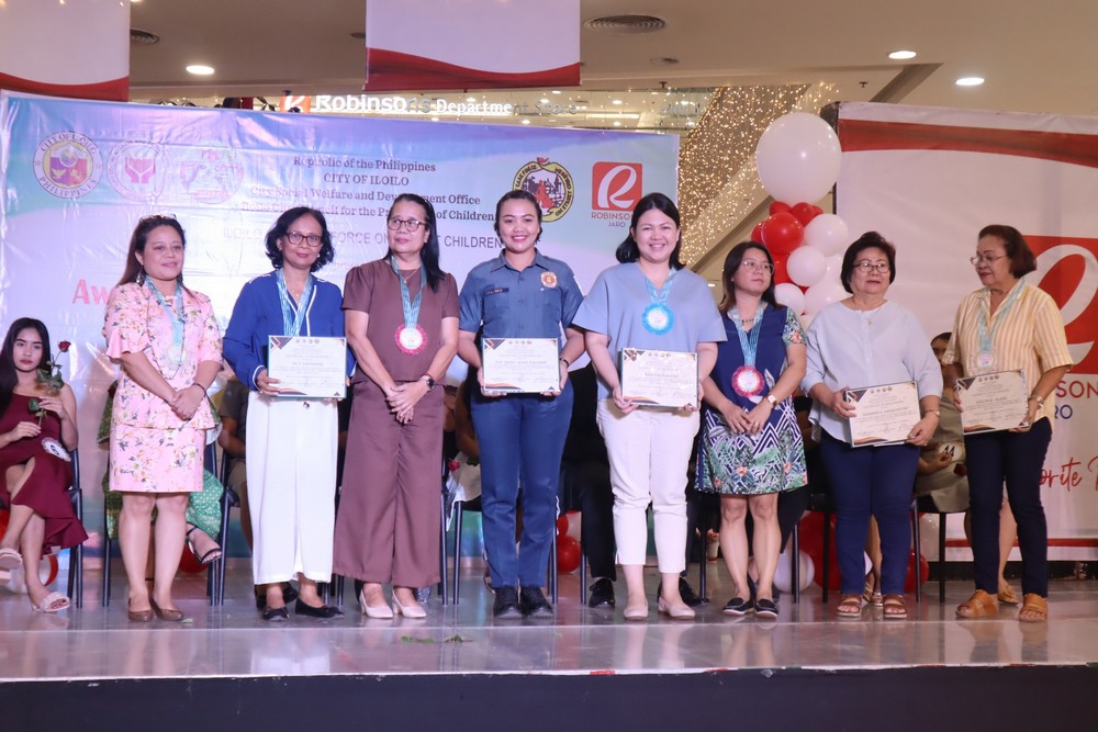 Raisa Trenas with Huwaran nga Anak 2023 winners