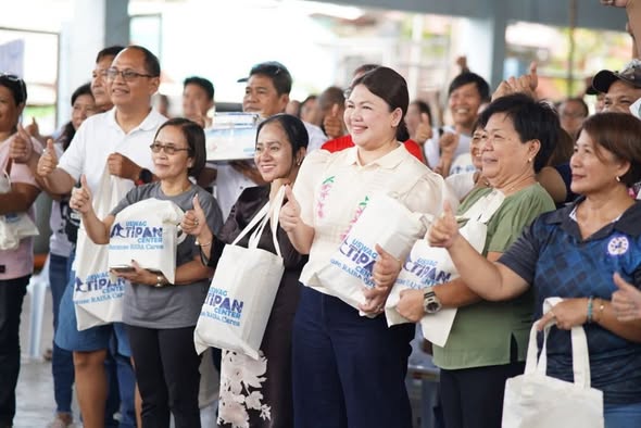 Trenas distributes Health Emergency Kits