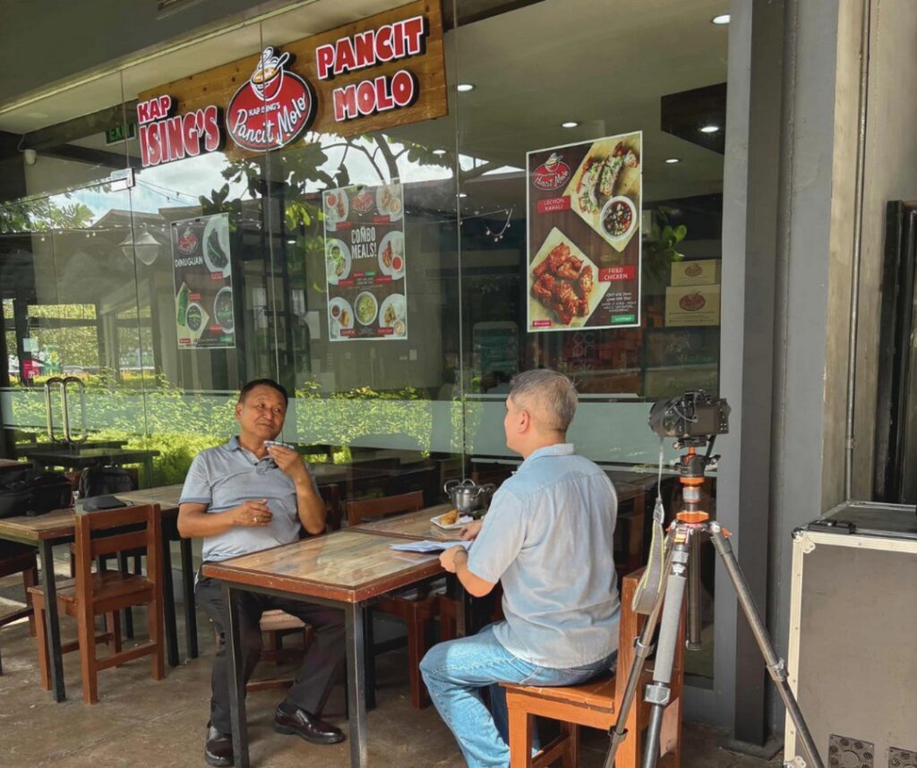Shooting of the Panubli-on documentary with Eliezer Villanueva, owner of Kap Ising’s Pancit Molo