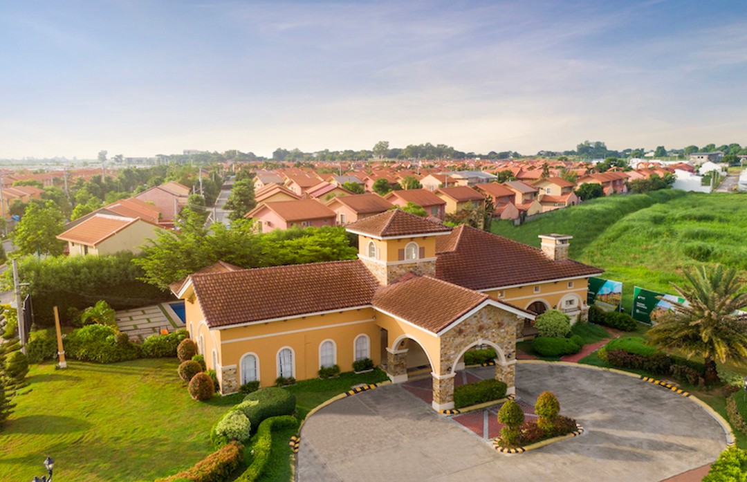 Camella communities provide families with neighborhoods where relatives and friends can stay close, creating meaningful connections that extend beyond the home.