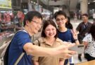 Mayor Raisa at markets with tourists