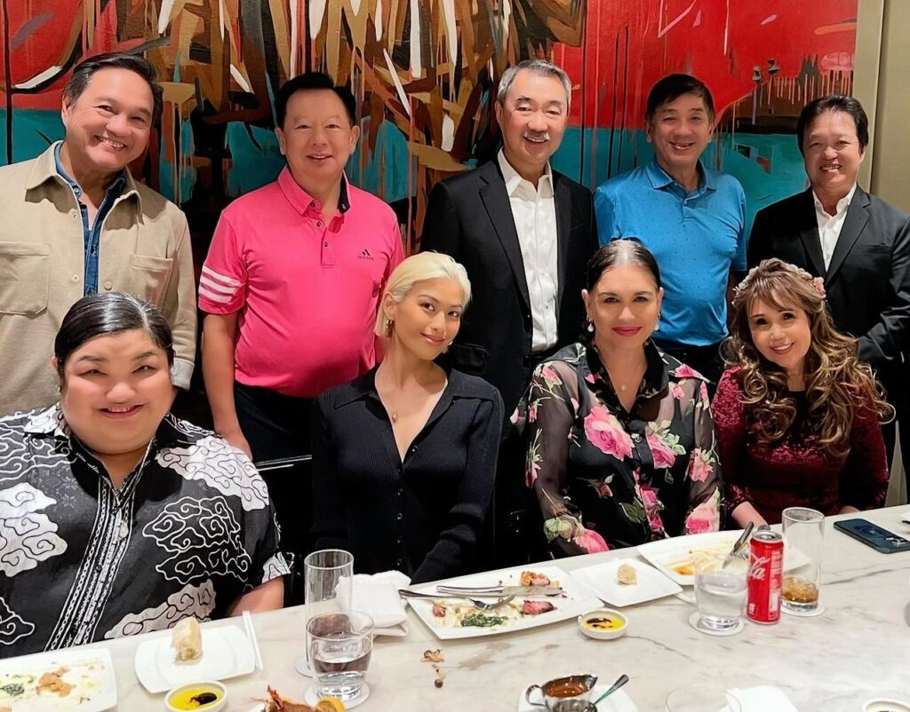 CBC Chairman Hans Sy (standing, center) and his friends join beauty queens Michelle and Melanie,flanked by MCD Head Aileen vallesteros and Senior Marketing Consultant Nita Claravall,
for Mother’s Day lunch in 2025.
